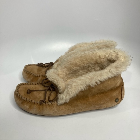UGG Women’s Alena slippers size 7 - Picture 2 of 10